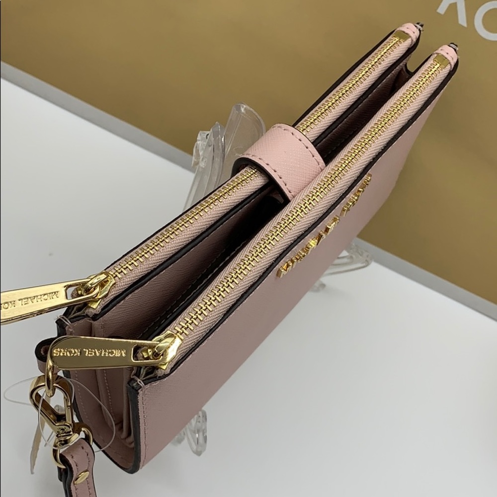 MICHAEL KORS LG DOUBLE ZIP WRISTLET Powder Blush - Picture 11 of 16